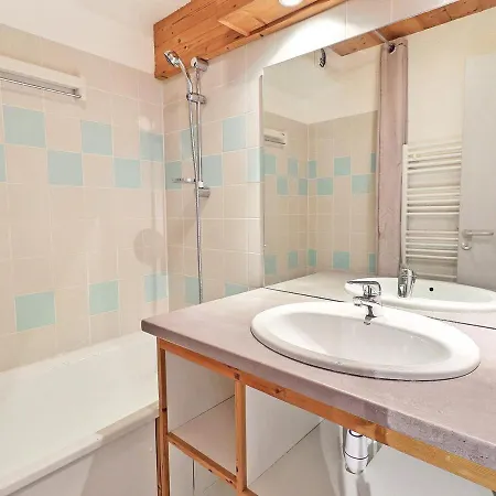 Confortable 2 Pieces, 4 Pers, Skis Aux Pieds, Proche Commerces - Fr-1-182a-26 * Courchevel